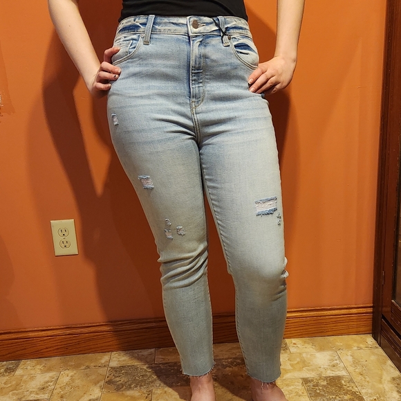 High Rise Crops - Picture 4 of 4